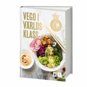Bokomslag med färgrik vegansk bowl och ätpinnar; titel "VEGO I VÄRLDSKLASS". Omslagstext: "VEGO I VÄRLDSKLASS" ; "LINDA BAKKMAN · GUSTAV JOHANSSON · ANNA RICHERT" ; "SVERIGES OLYMPISKA KOMMITTÉ & VÄRLDSNATURFONDEN WWF".