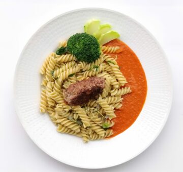 Örtpasta med grekisk nötfärsjärpe