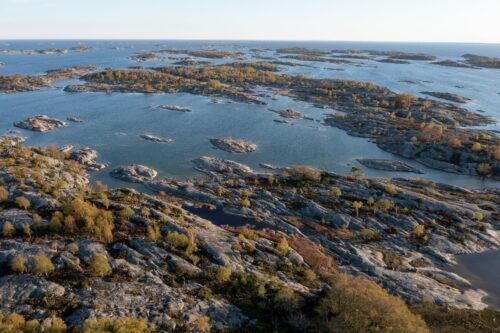 Drönarbild av Stockholms skärgård.