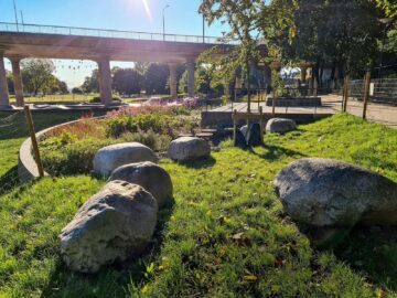 Skyfallsparken med Lilla Västerbron i bakgrunden