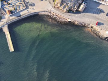 Mareld orsakas av flera arter i olika organismgrupper, bland annat av planktonet dinoflagellat. Den ses ofta på Västkusten. I år har den synts ovanligt tidigt på sommaren, i Bohuslän. Foto: Troy Enekvist