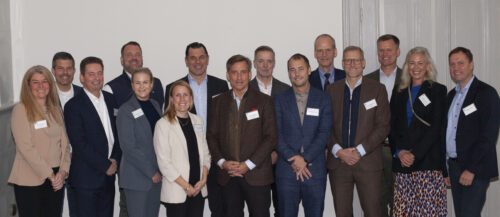Hållbar Livsmedelskedja, träff 2025 På bilden från vänster: Jenny Ericsson Ica, Björn Hägg Polarbröd, Jens Olsson Arla, Jakob Josefsson Lidl, Sofia Hyléen Toresson Kronfågel, Linda Ahlmalm Menigo, Martin Thilander Lantmännen, Mats Liedholm Fazer, Patrik Hellgren Fazer, Fredrik Nilsson Löfbergs, Per Arfvidsson Lantmännen, Lars Appelqvist Scan, Gustaf Lind WWF, Veronica Claeson Martin & Servera, Anders Torell Coop. Foto: Saga Sandin, WWF