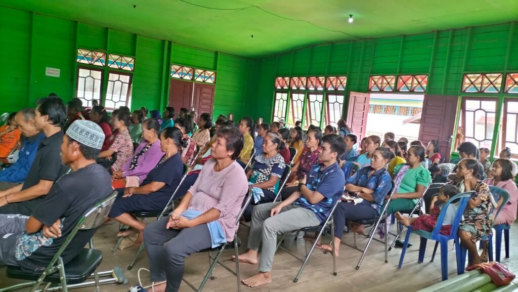 Community dialogues in Kalimantan Indonesia